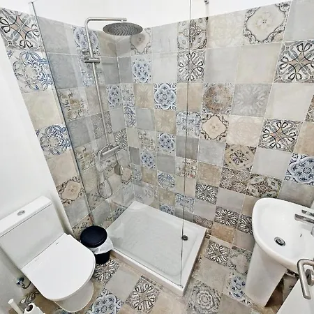 Guest house Bella 4*
